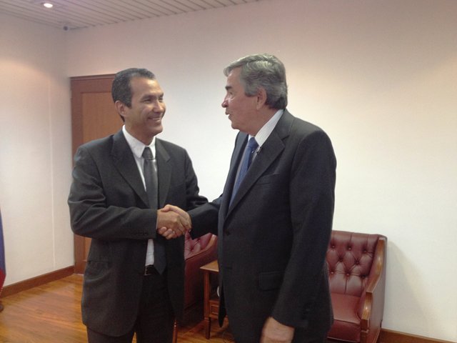 Gerente General del ICA  visita instalaciones de Vecol 