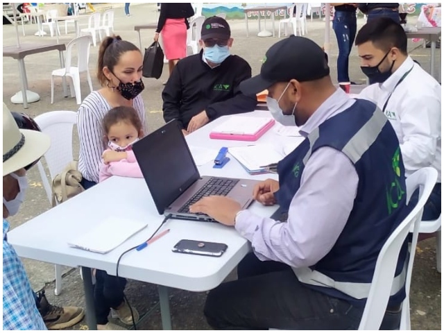 El ICA Risaralda participa en el mercado campesino de La Celia