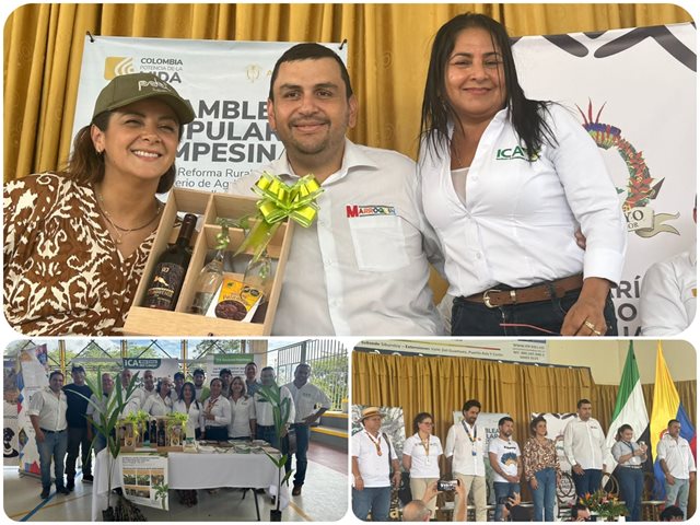 Participantes en la asamblea 