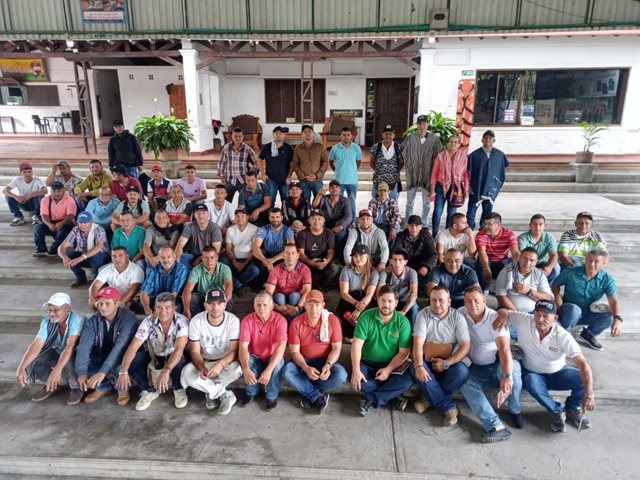 58 transportadores realizaron curso de bienestar en el transporte animal en Zarzal, Valle del Cauca