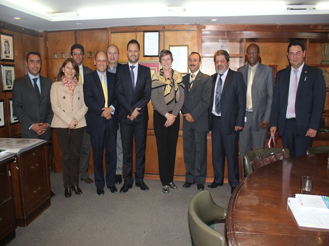 El ICA recibió la visita de la embajadora de Canadá 