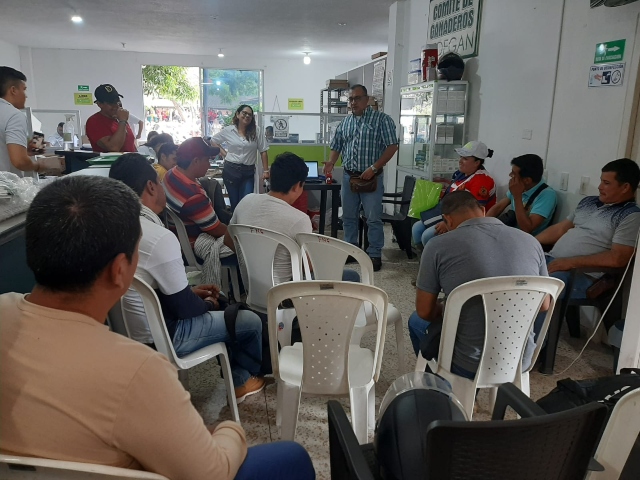 Vacunadores de Cundinamarca son capacitados para el segundo ciclo de vacunación contra la fiebre aftosa
