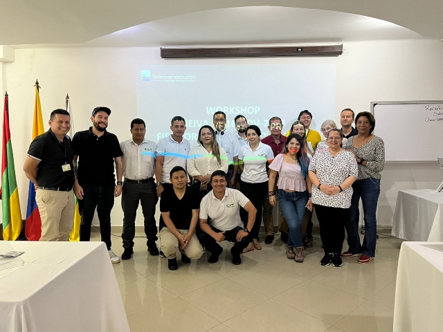 Entrenamiento en toma de muestras para el diagnóstico de enfermedades en peces.