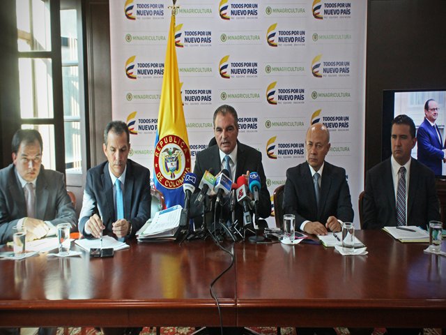 Gobierno implementará seis centros de educación rural similares a los de Francia