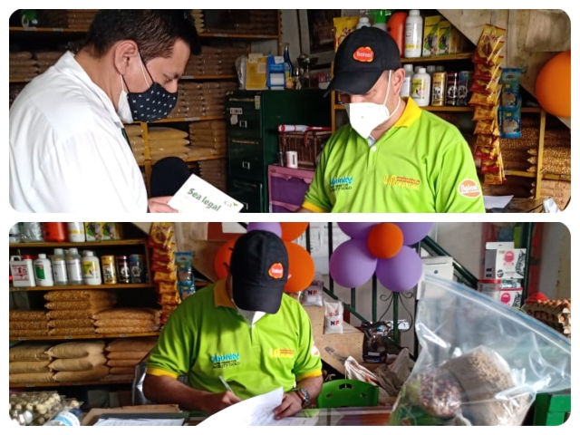 Toma de muestra de alimentos para animales en el Huila.