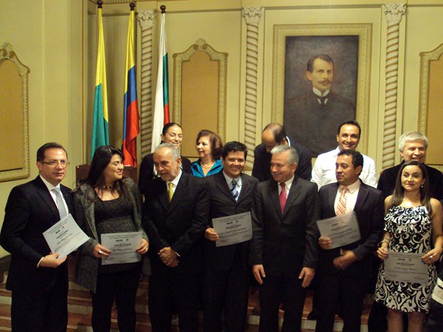 Gobernación de Caldas condecora a Directivos del ICA