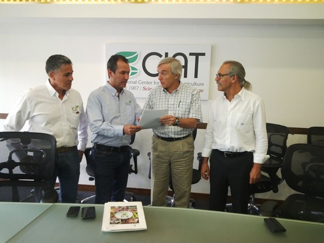 El CIAT y el ICA unen esfuerzos en beneficio del campo