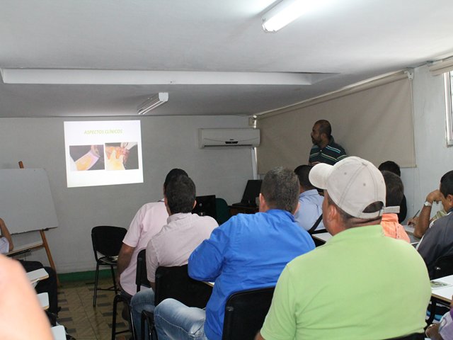 El ICA capacita a 51 vacunadores que harán parte del primer ciclo del 2014 sobre fiebre aftosa y brucelosis en el Valle del Cauca