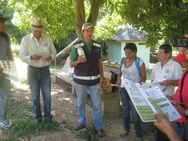 El ICA capacita a técnicos en la aplicación de insumos para contrarrestar la tristeza del aguacatero en los Montes de María 