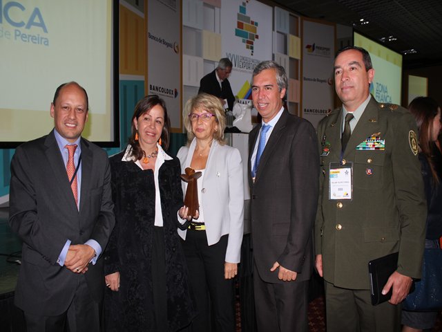 La Ventanilla Única de Comercio Exterior - VUCE-  recibió el premio Nacional de Exportadores 